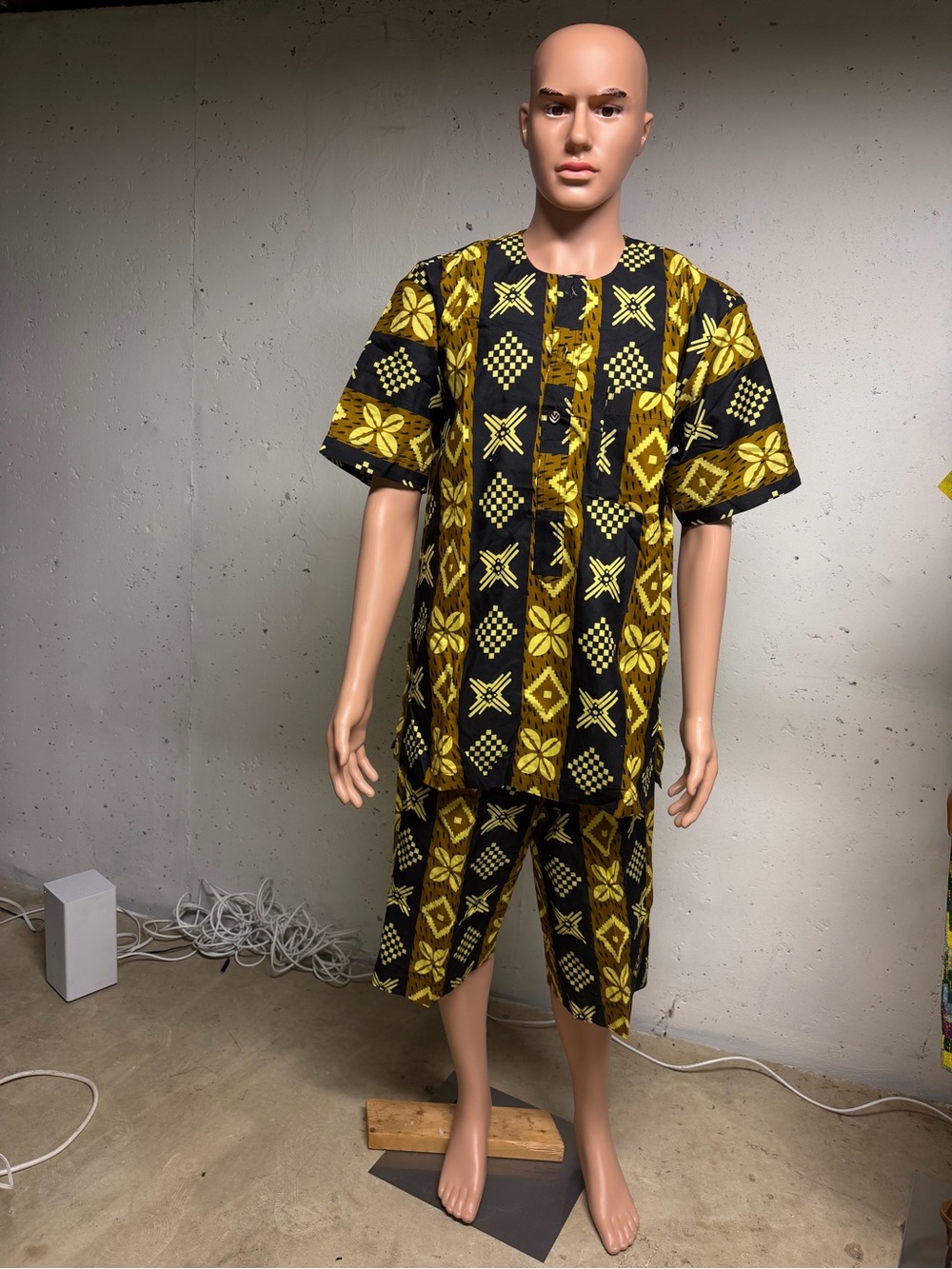 Men's Short-Sleeve African Print Shirt in Black & Yellow